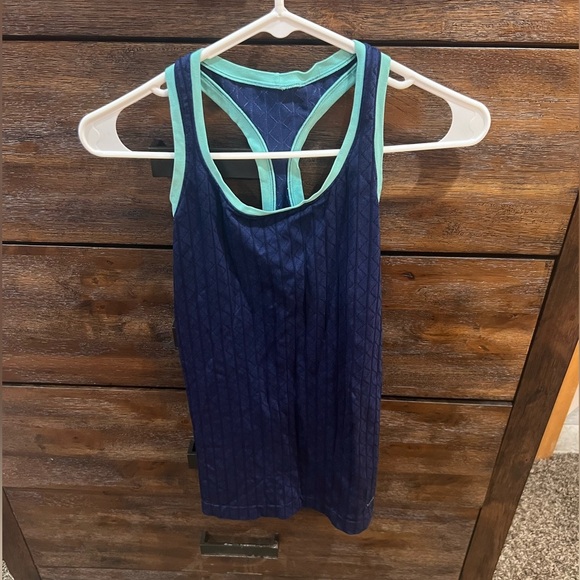 🩷💚VS SPORT S TANK - Picture 1 of 3